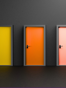 3 portes semblables